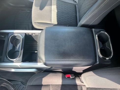 Used 2019 Nissan Titan SV w/ SV Convenience Package AWD/4WD image 15