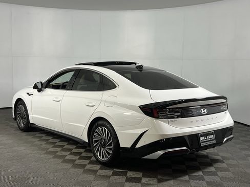 Used 2025 Hyundai Sonata Limited w/ Winter Weather Package image 9