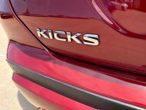 Used 2023 Nissan Kicks SV FWD image 10