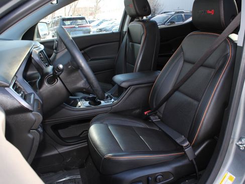 Used 2023 GMC Acadia AT4 image 17