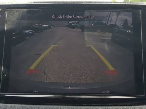 Used 2023 Chrysler Pacifica Touring-L FWD image 26