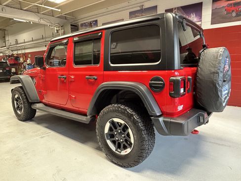 Used 2022 Jeep Wrangler Unlimited Rubicon w/ Cold Weather Group AWD/4WD image 5
