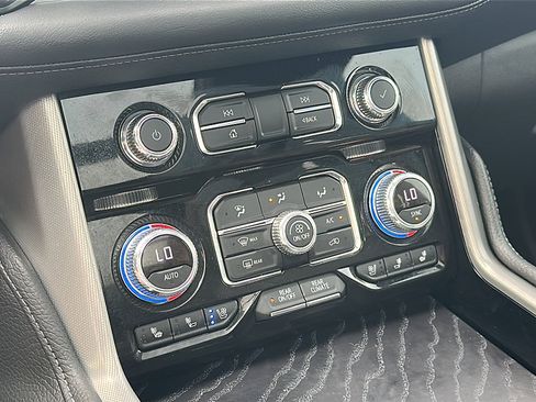 Used 2021 GMC Yukon Denali w/ LPO, Illumination Package image 35