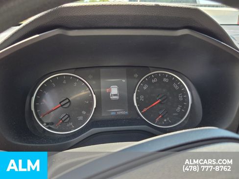Used 2022 Toyota RAV4 XLE w/ Convenience Package FWD image 13