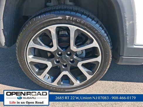 Used 2018 Jeep Compass Limited AWD/4WD image 11