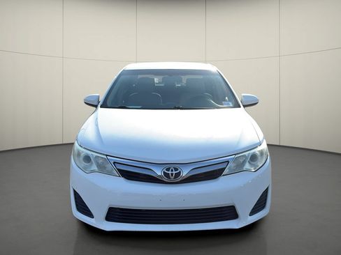 Used 2012 Toyota Camry LE FWD image 2