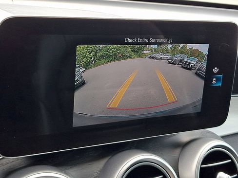 Used 2020 Mercedes-Benz GLC 300 w/ Premium Package image 18