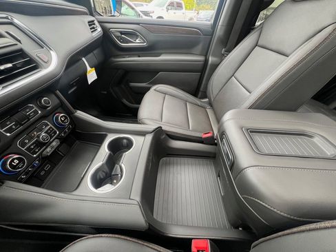 Used 2024 Chevrolet Tahoe High Country w/ Premium Package image 17