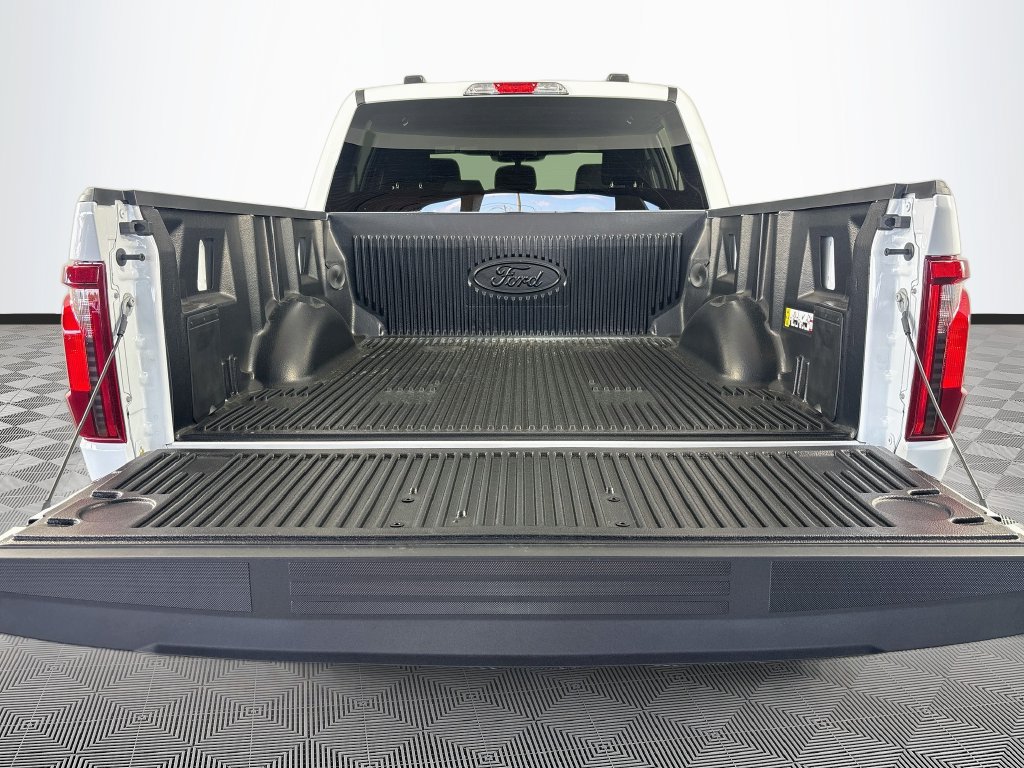 New 2026 Ford F150 XLT w/ XLT Black Appearance Package AWD/4WD image 23