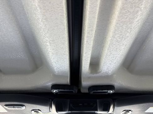 Used 2025 Jeep Gladiator Sport AWD/4WD image 8