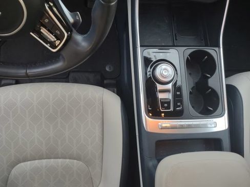 Certified 2025 Kia Carnival EX FWD image 12