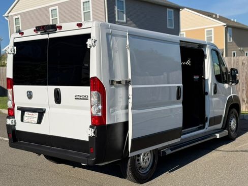 Used 2025 RAM ProMaster 2500 w/ U-Haul Equipment Group FWD image 24