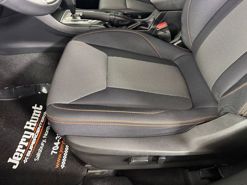 Used 2021 Subaru Crosstrek 2.0i Premium w/ Moonroof Package image 12