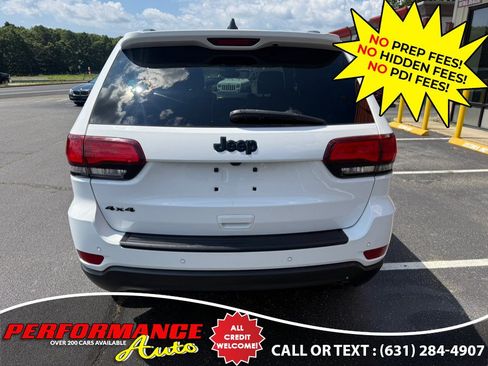Used 2019 Jeep Grand Cherokee Laredo AWD/4WD image 8