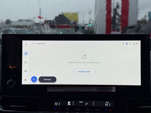 Used 2025 Toyota Sienna XLE image 21