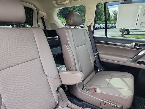 Certified 2023 Lexus GX 460 Luxury w/ Sport Design Package AWD/4WD image 18