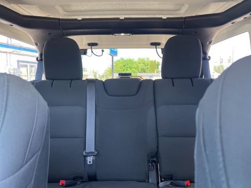 Used 2023 Jeep Wrangler Sahara image 11