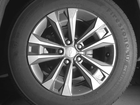 Used 2025 Chevrolet Equinox LT FWD image 14