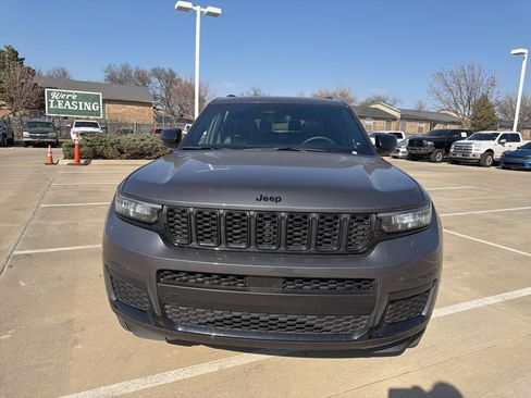 Used 2024 Jeep Grand Cherokee L Altitude image 2