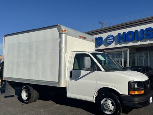 Used 2010 Chevrolet Express 3500 RWD image 35