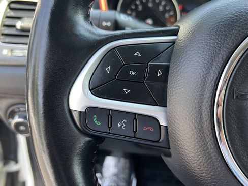 Used 2019 Jeep Compass Trailhawk AWD/4WD image 32