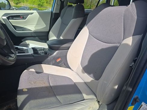 Used 2020 Toyota RAV4 XLE w/ All Weather Liner Package AWD/4WD image 11