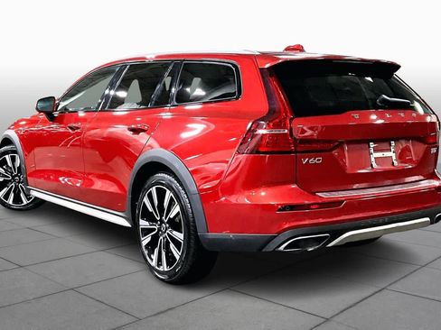 Used 2020 Volvo V60 T5 Cross Country w/ Protection Package image 12