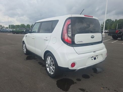 Used 2017 Kia Soul + FWD image 14