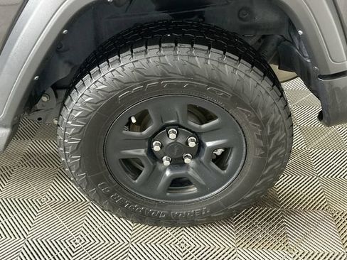 Used 2022 Jeep Wrangler Sport AWD/4WD image 19