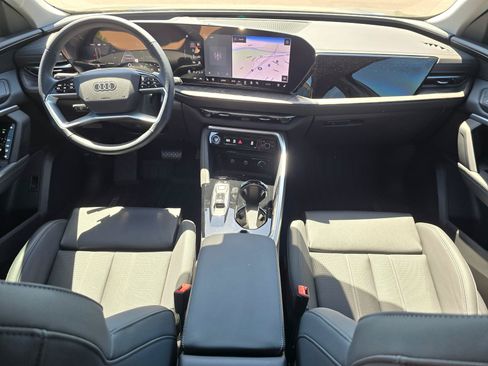 Used 2025 Audi Q5 Premium Plus w/ Premium Plus AWD/4WD image 10
