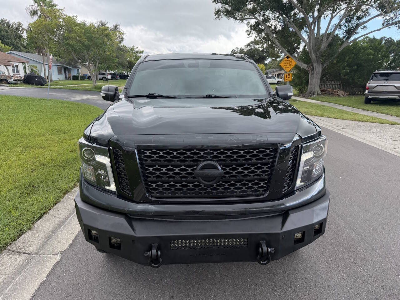 Used 2019 Nissan Titan SV w/ SV Convenience Package AWD/4WD image 19