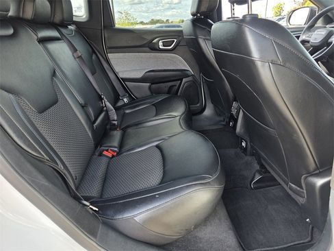 Used 2024 Jeep Compass Latitude image 26