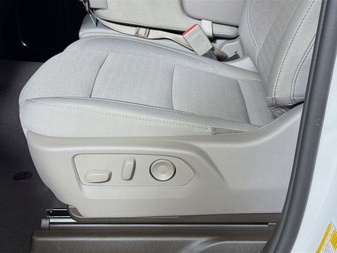 New 2026 GMC Sierra 1500 SLE w/ Preferred Package image 17