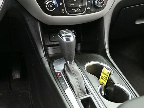 Used 2019 Chevrolet Equinox LS image 8