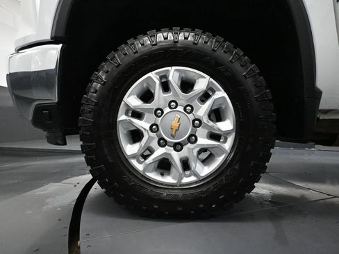 Used 2024 Chevrolet Silverado 3500 LT image 18