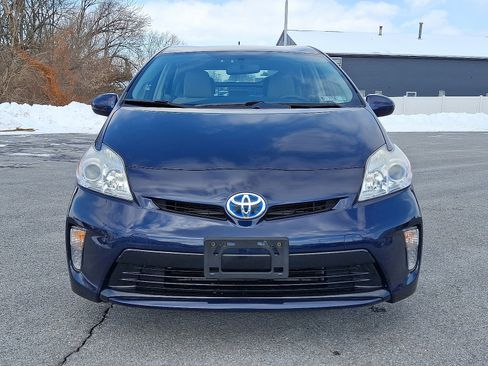Used 2013 Toyota Prius Three image 2