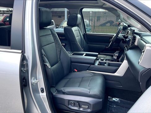 Used 2024 Toyota Tundra Limited AWD/4WD image 9