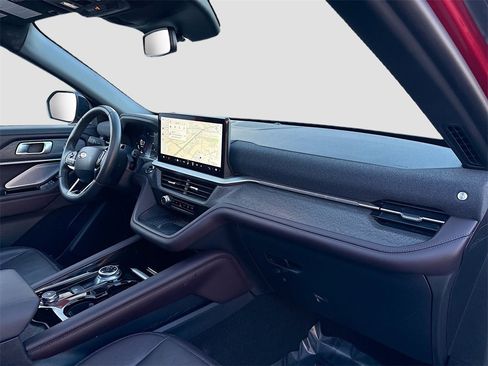 Used 2025 Ford Explorer Platinum image 31