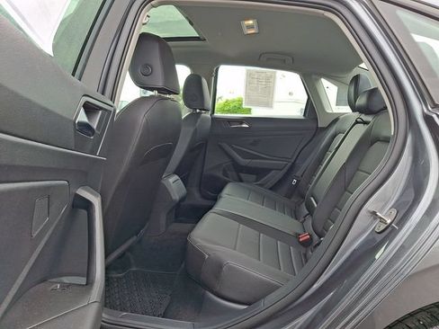 Used 2023 Volkswagen Jetta SE FWD image 10