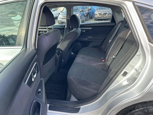 Used 2014 Nissan Altima 2.5 SV w/ Convenience Package FWD image 10