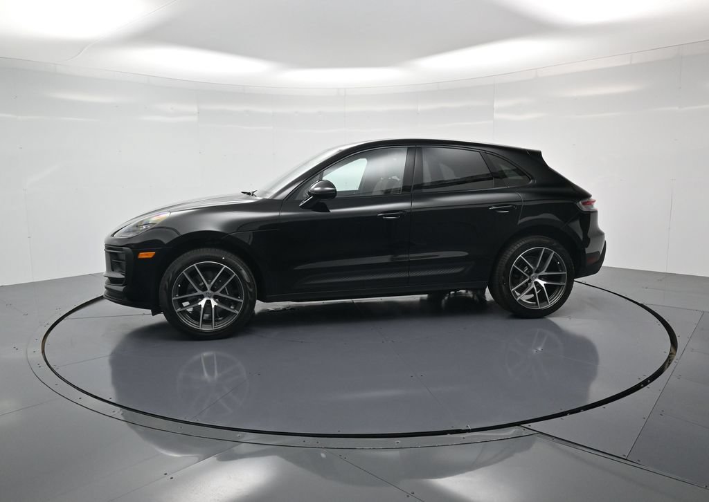 Certified 2026 Porsche Macan AWD/4WD image 2