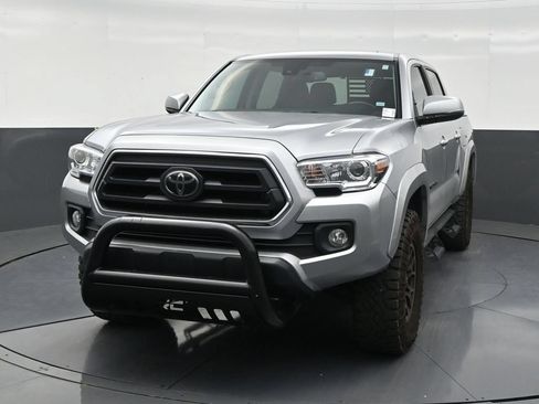 Used 2022 Toyota Tacoma SR5 w/ Technology Package RWD image 8