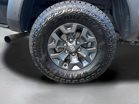 Used 2023 Toyota Tacoma TRD Off-Road image 15
