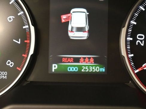 Used 2022 Toyota RAV4 XLE Premium image 15