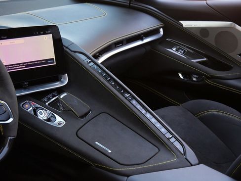 Used 2024 Chevrolet Corvette Z06 image 16