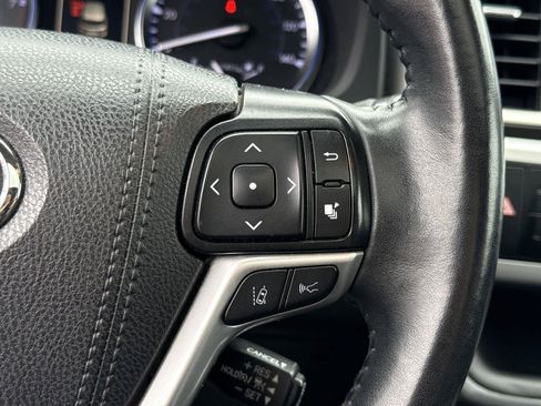 Used 2019 Toyota Highlander SE AWD/4WD image 12