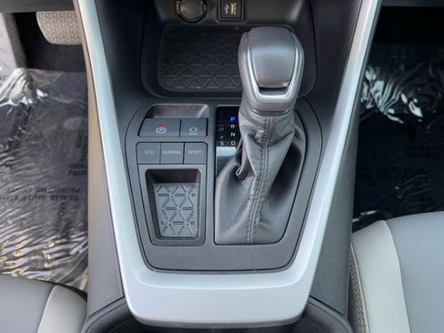 Certified 2025 Toyota RAV4 XLE Premium image 28