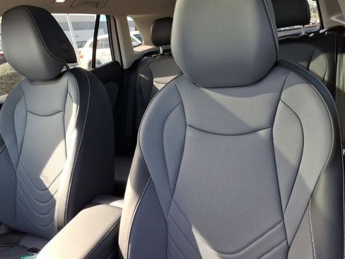 New 2026 Volkswagen Tiguan SE image 12