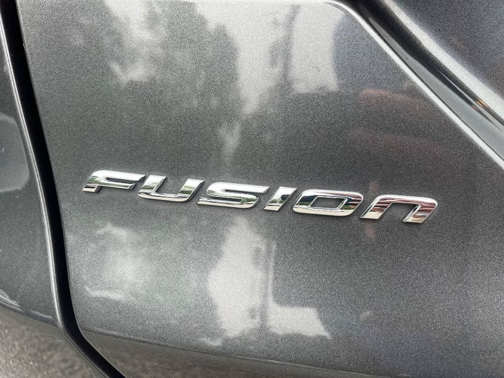 Used 2018 Ford Fusion SE FWD image 9