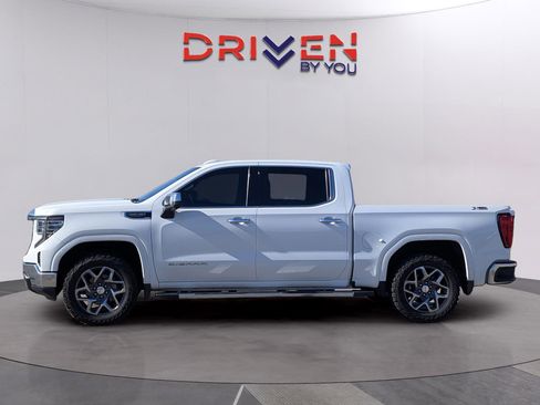 Used 2023 GMC Sierra 1500 SLT w/ SLT Premium Package image 2